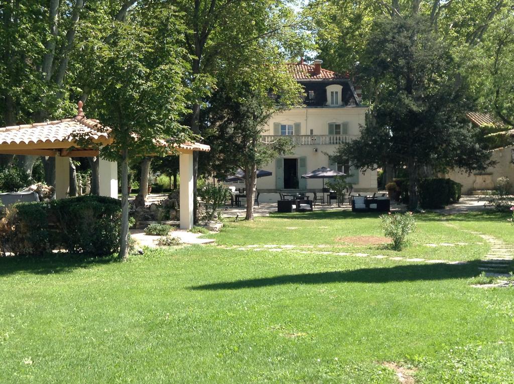 Hostellerie Les Frenes อาวีญง ภายนอก รูปภาพ