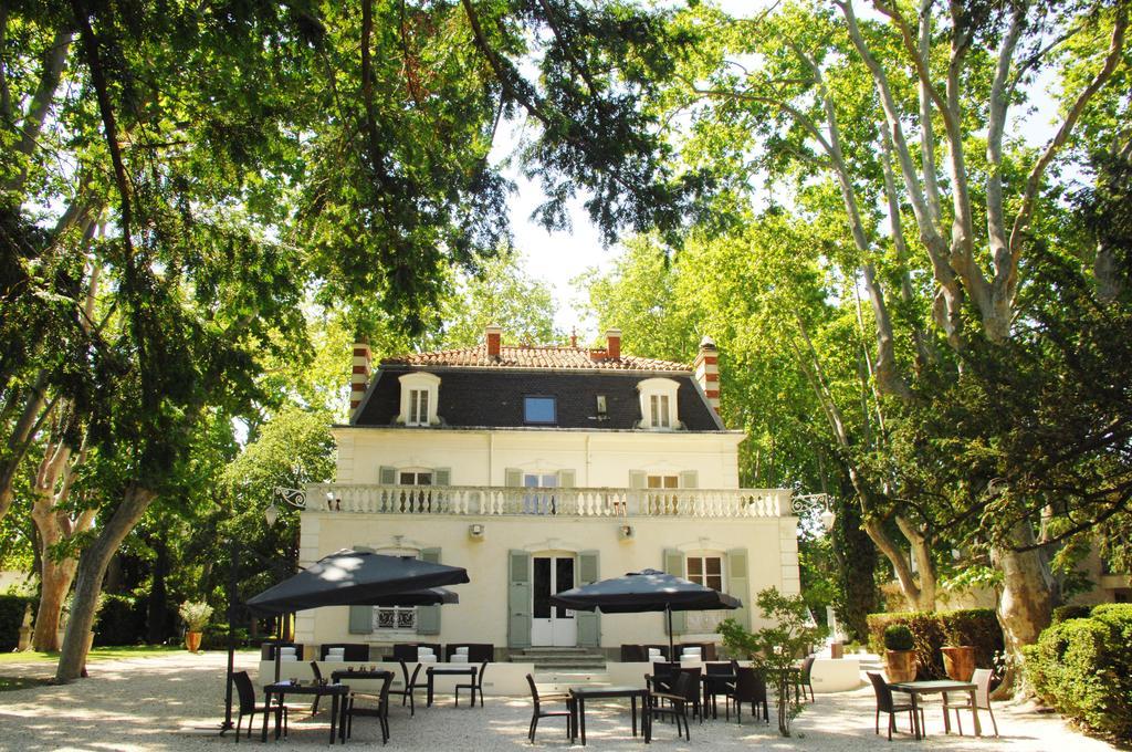 Hostellerie Les Frenes อาวีญง ภายนอก รูปภาพ