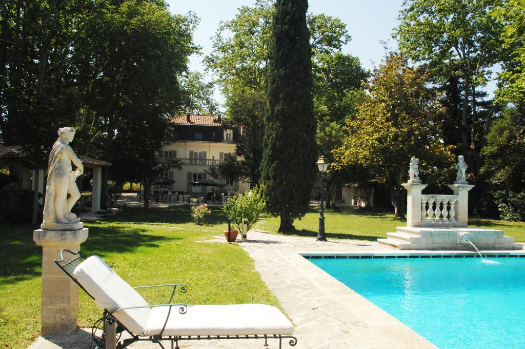 Hostellerie Les Frenes อาวีญง ภายนอก รูปภาพ