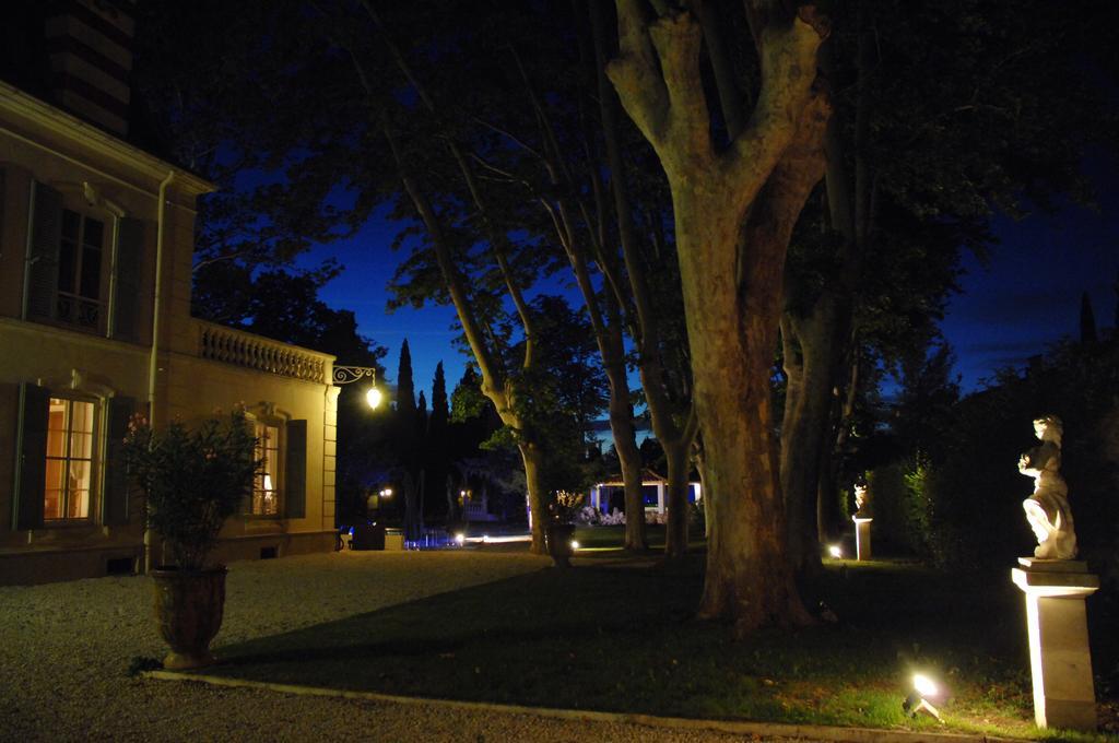 Hostellerie Les Frenes อาวีญง ภายนอก รูปภาพ