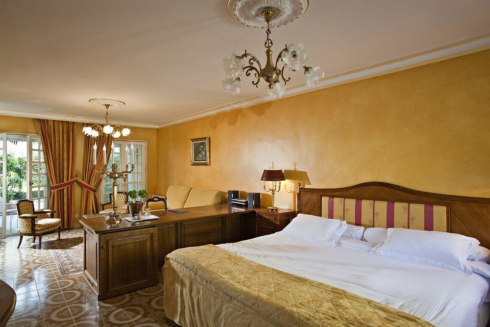 Hostellerie Les Frenes อาวีญง ห้อง รูปภาพ