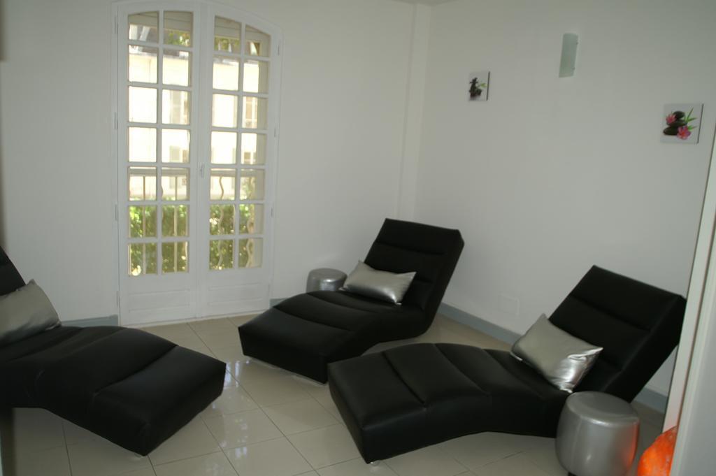 Hostellerie Les Frenes อาวีญง ภายนอก รูปภาพ