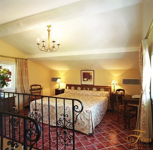 Hostellerie Les Frenes อาวีญง ห้อง รูปภาพ